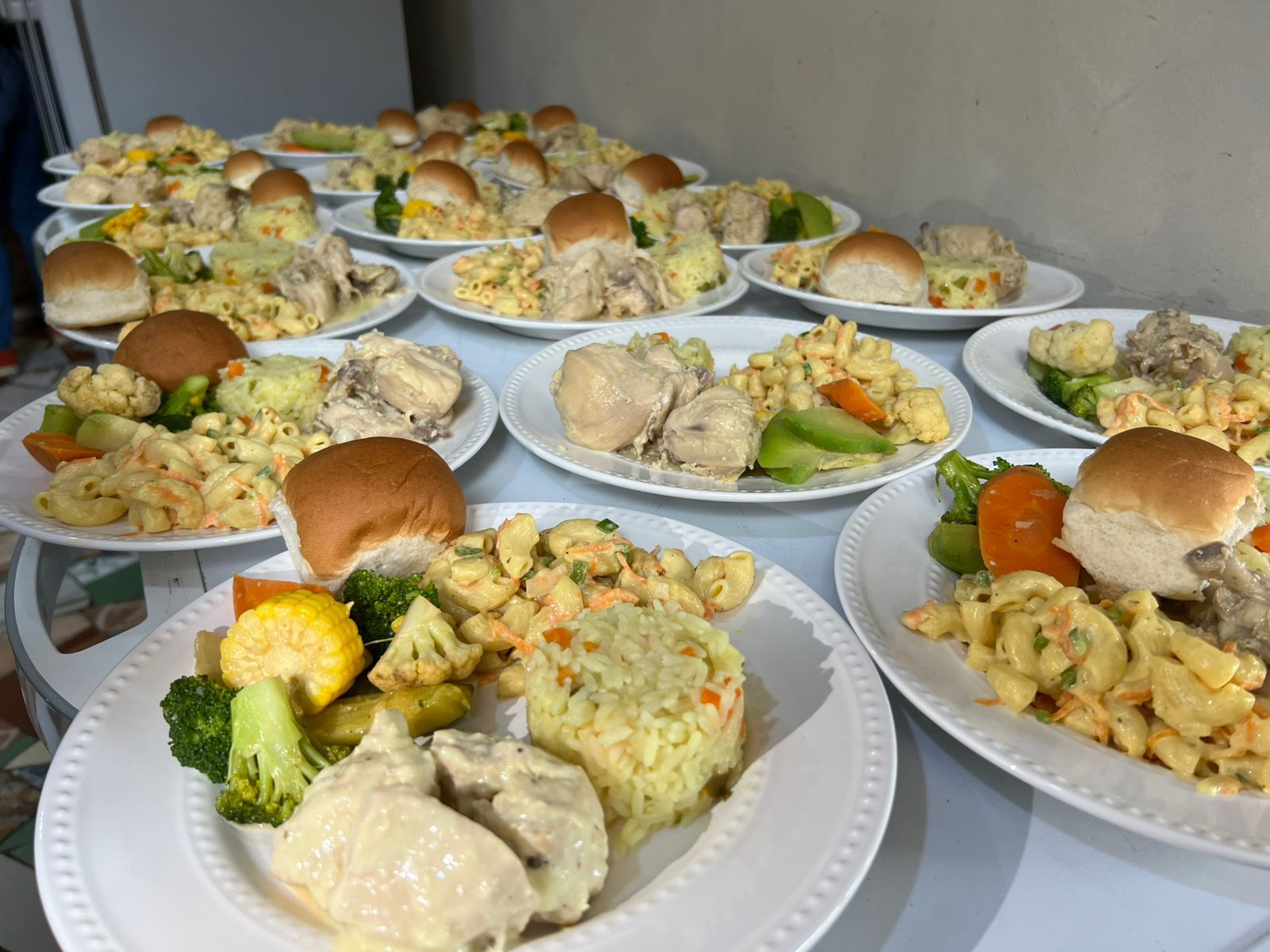 Plato de buffet del restaurante Widom